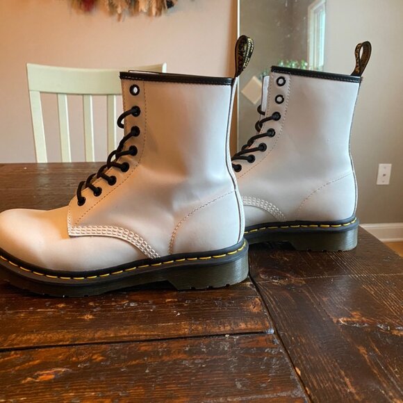 Dr. Martens 1460 White Smooth Leather Women's Lace Up Boots Size 8 - Picture 4 of 7
